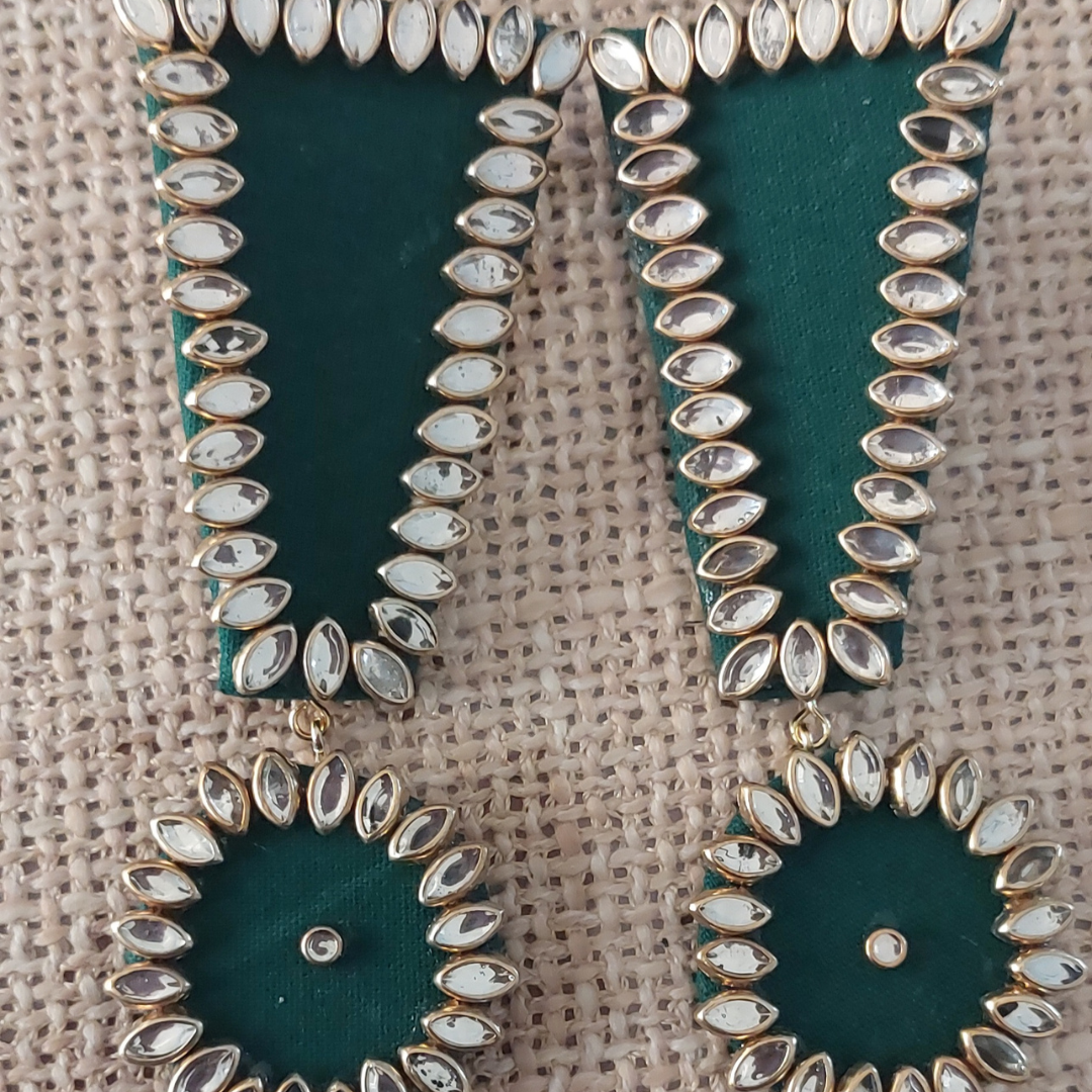 GREEN LONG EARRINGS